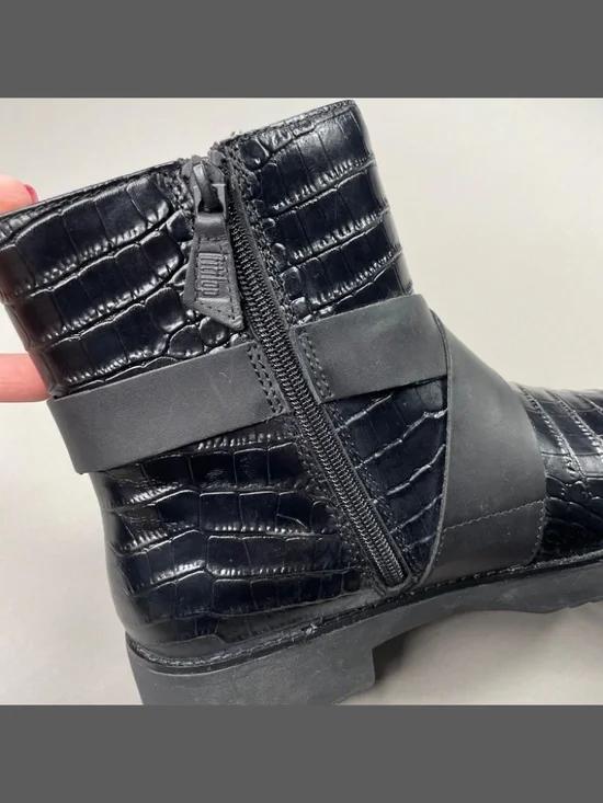 NEW Fit Flop Shoes Womens 9 black leather helmi ankle boots alligator goth moto - Picture 6 of 12